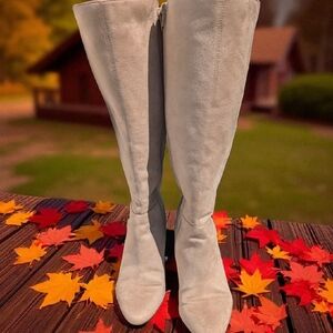 Life Stride Soft System Cream Suede Knee High Boots Size 7 Wide Calf (EUC)